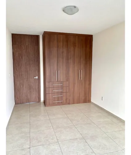 Casa En Renta Con Cuarto De Servicio En Zibata K