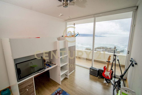 Departamento En Venta En Edificio Península