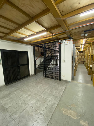 Bodega Mas Oficinas Modernas En Arriendo En Santiago.