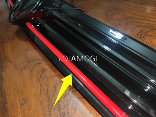Imagem 2 de 2 de Friso Vermelho Grade G8 Gol Saveiro Voyage Volkswagen