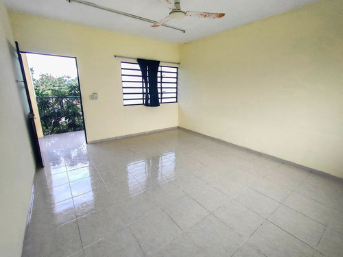 Amplio Edificio Multifuncional En Venta A Dos Cuadras De Per