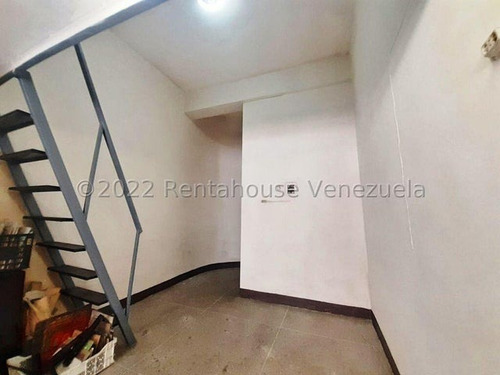 31m2, En Venta Excelente Local Comercial De 31 Metros Cuadrados, A Pocos Metros Del Sambil La Candelaria, Mls#23-12565