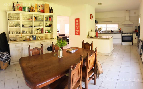 Imagen 12 de 19 de Casa De Tres Dormitorios En Venta En Funes