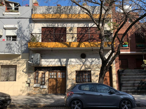 Casa 5 Ambientes, Con Terraza Y Local En Planta Baja. Villa Crespo