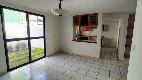 (v) Casa En Venta En Residencial Privado Campestre La Huerta Con Un Excelente Precio