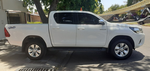 Imagen 3 de 11 de Toyota Hilux 4x4 D/c Srv 2.8 Tdi 6 M/t