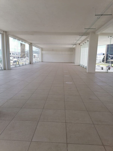 Imagen 9 de 30 de Local Comercial En Planta Baja Frente Al Congreso Del Estado
