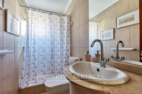 Cómoda Casa En Condominio, El Arrayán
