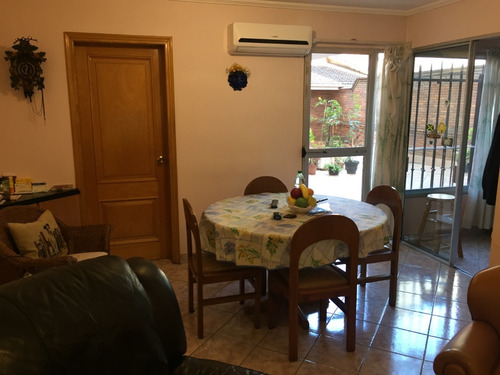 Imagen 7 de 19 de Único!! Tipo Casa Con Patio, Barbacoa Con Parrillero Exclusiva Y Cancha Deportes. Servicio 4 Garages!!