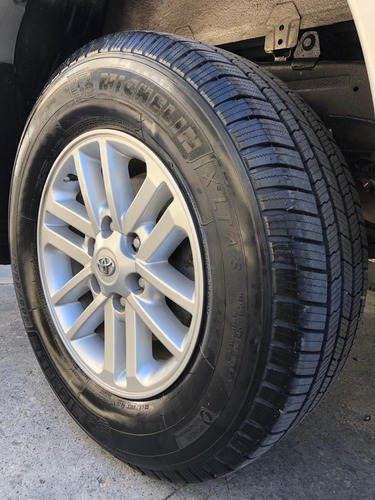 Toyota Hilux 3.0 Srv 4x4 Manual