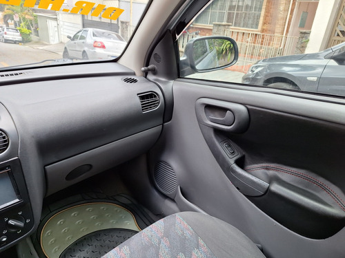 Chevrolet Corsa 1.8 MPFI SEDAN 8V GASOLINA 4P MANUAL