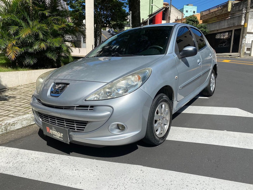 Imagem 1 de 10 de Peugeot 207 Hatch Xr Sport 1.4 8v (flex) 2012