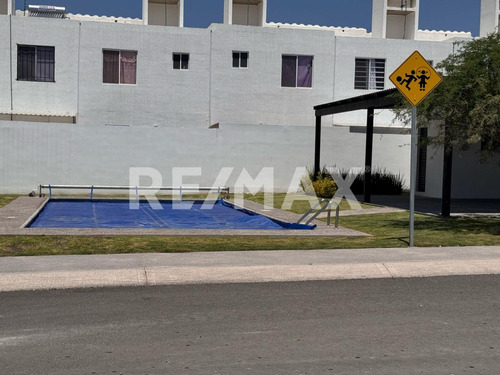Casa De 3 Recámaras En Las Haciendas Querétaro