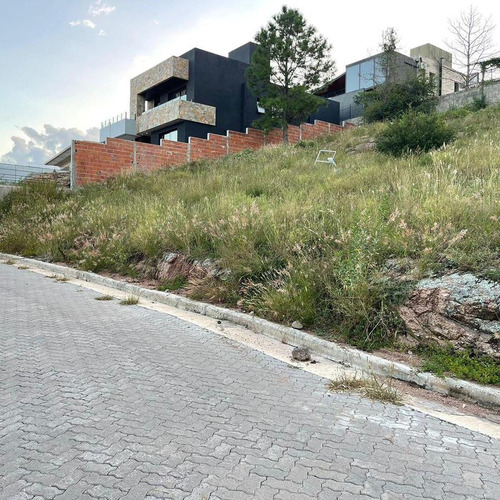 Lote En Venta Con Vista Panorámica De 450 M2 En B° Becciu, Villa Carlos Paz