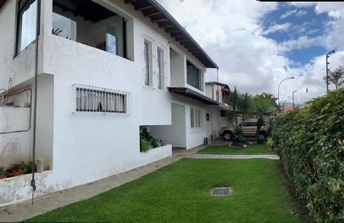 Se Vende Casa 409 M2 4h+s/4.5b+s/3pe Lomas De La Lagunita