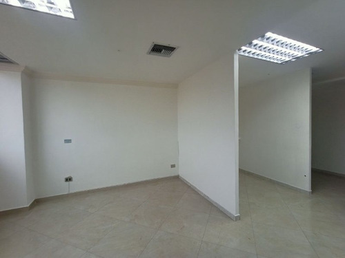 Imagen 4 de 13 de Oficina En Alquiler C.c. Trigaleña Plaza Foof-071 Zoraida Araujo 04244574535