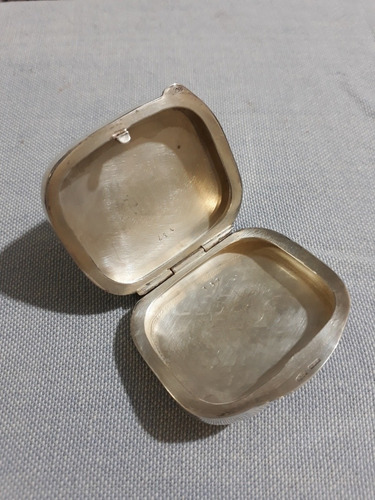 Imagem 2 de 10 de Porta Remédio Pílulas Comprimidos Prata800 Esmalte Guilloche