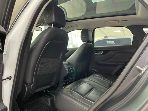 Imagen 10 de 12 de Jaguar F - Pace
