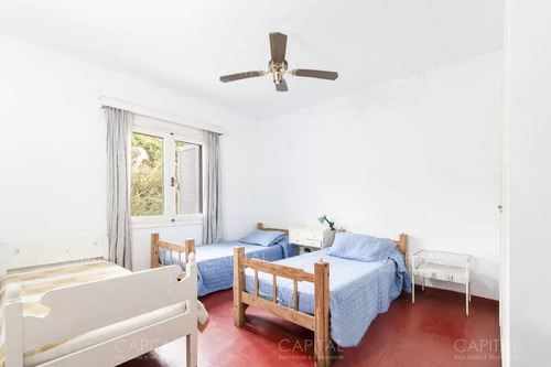Casa De Construccion Tradicional En Playa Brava, Punta Del Este En Venta