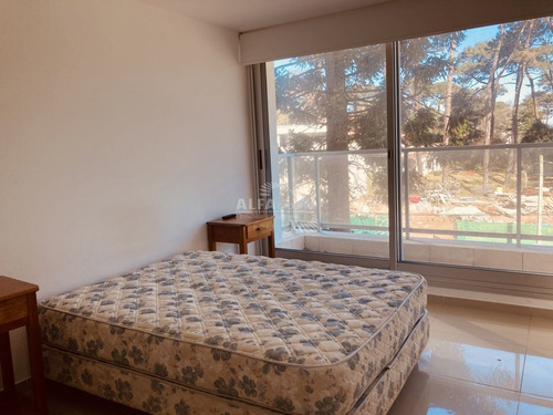 Imagen 13 de 22 de Apartamento En Venta De 2 Dormitorios Con Parrillero Propio, Punta Del Este