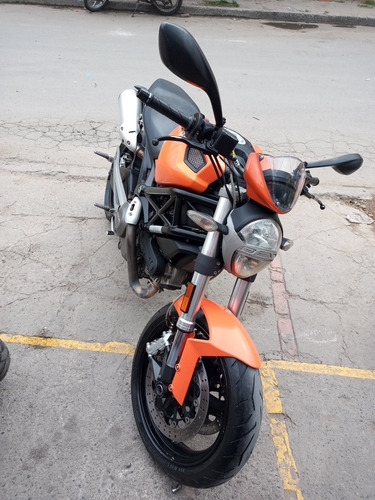 Ducati Monster 696