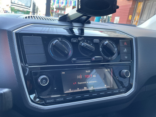 Volkswagen Up! 1.0 High Up! 75cv 5 p