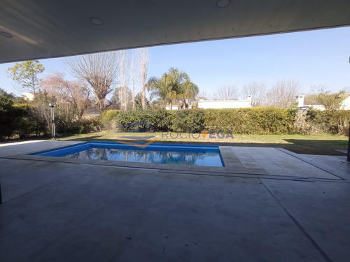 Casa En Venta En Barrio Santa Ana Moreno