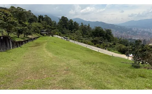 Excelente Lote En Venta Con Vista A Medellín, Los Balsos - El Poblado