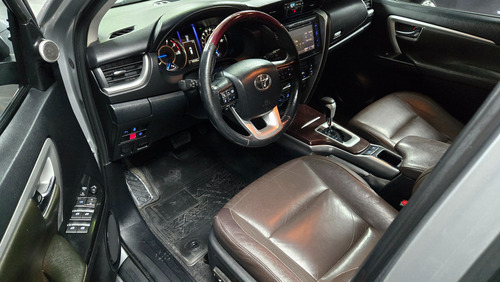 Toyota Hilux SW4 2.8 Srx 177cv 4x4 7as