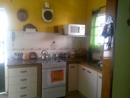 Imagen 4 de 6 de Venta Casa Dos Familias