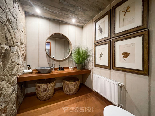 Casa En Venta De 8 Dorm. En Lo Barnechea