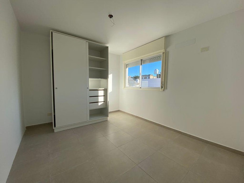 Imagen 1 de 8 de Departamento A La Venta De Un Dormitorio Sin Balcon - Rep.de La Sexta Rosario