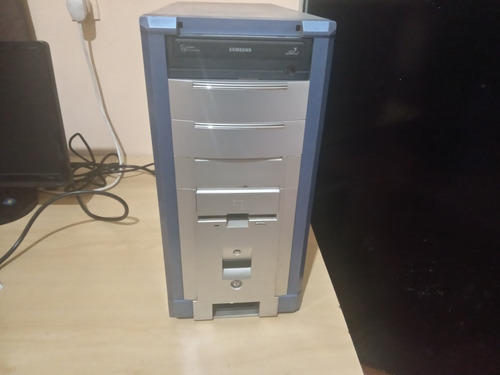 Gabinete Usado Para Pc - Con Lectora De Dvd