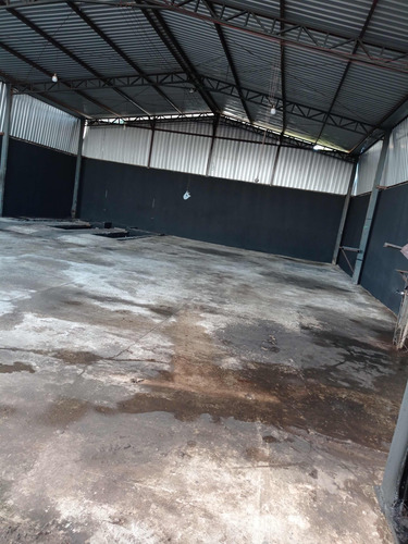 Vende-se Galpão Com Casa