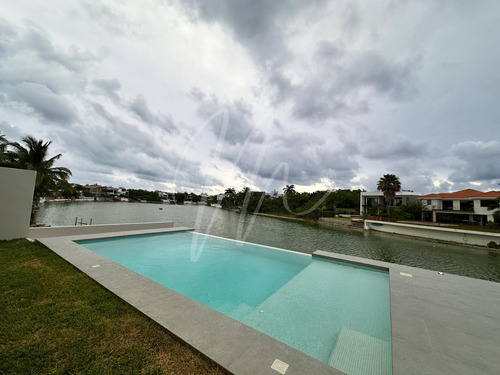Casa En Venta En Cancun En Lagos Del Sol