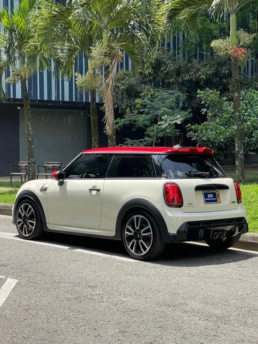 Mini John Cooper Works Iconic 2.0 Turbo Automático