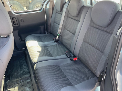 Imagen 4 de 7 de Peugeot Partner Confort 1.6 Hdi 5 Plazas