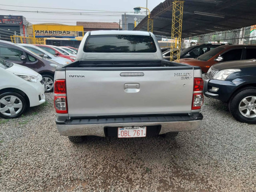 Imagen 3 de 10 de Toyota Hilux Doble Cabina 3.0 Diésel Mecánico