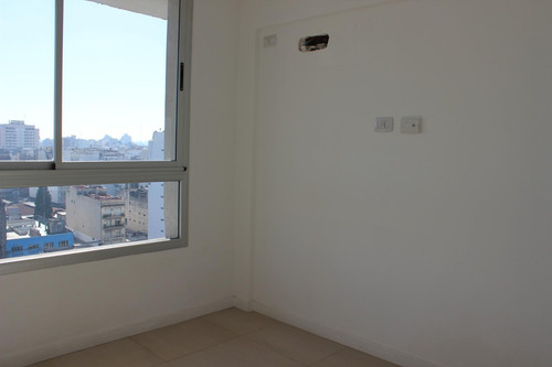 Imagen 12 de 30 de Departamento Con Cochera. Muy Luminoso Y Amenities