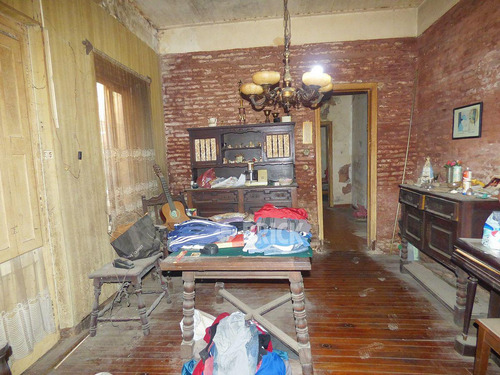 (a Reciclar) Casa En Lote De 8.66x16 Mts - 110 M2 Cub Patio C/parrilla Comedor Diario - Barracas