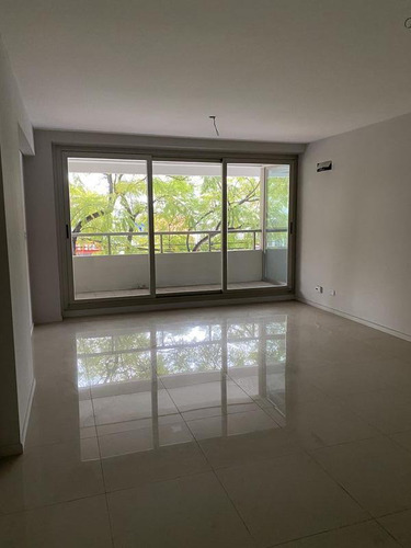 Imagen 10 de 18 de Edifico Libertareu Av. Libertador Y Sucre 140 M2 Cochera