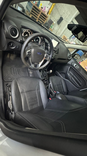 Ford Fiesta Kinetic 1.6 Titanium Powershift 120cv