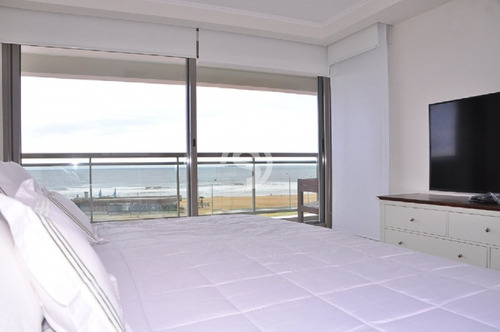 Apartamento En Alquiler - Brava- Ref: 2718
