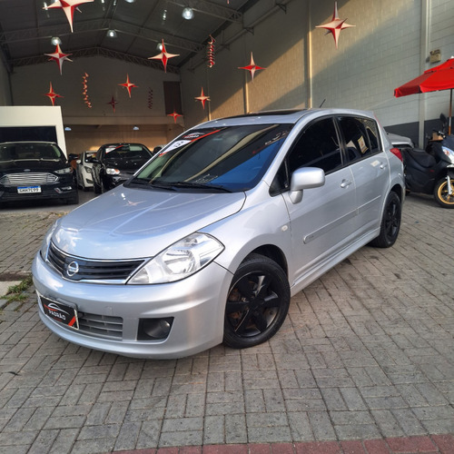 Nissan Tiida 1.8 S Flex 5p