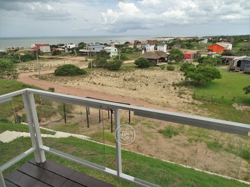 Estrella De La Viuda - 3 En Punta Del Diablo