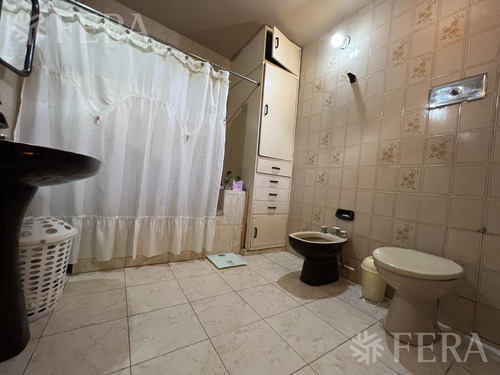 Venta Casa 3 Ambientes Con Cochera, Patio Con Parrilla Y Terraza En Wilde
