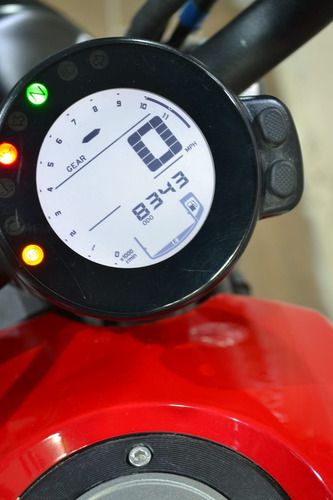 Neo-retro Yamaha Xsr 700, Atractiva Con Excelente Manejo