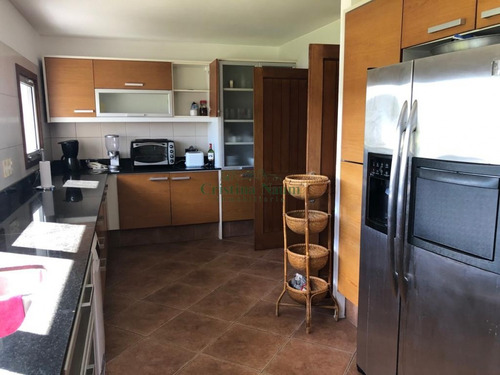 Estupenda Casa En Barrio Privado.- Ref: 35901