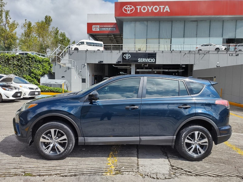 Imagen 6 de 14 de Toyota Rav4 Le Modelo 2018 Azul