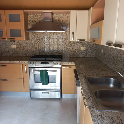 Venta De Casa En Urb San Luis Con Garita De Seguridad